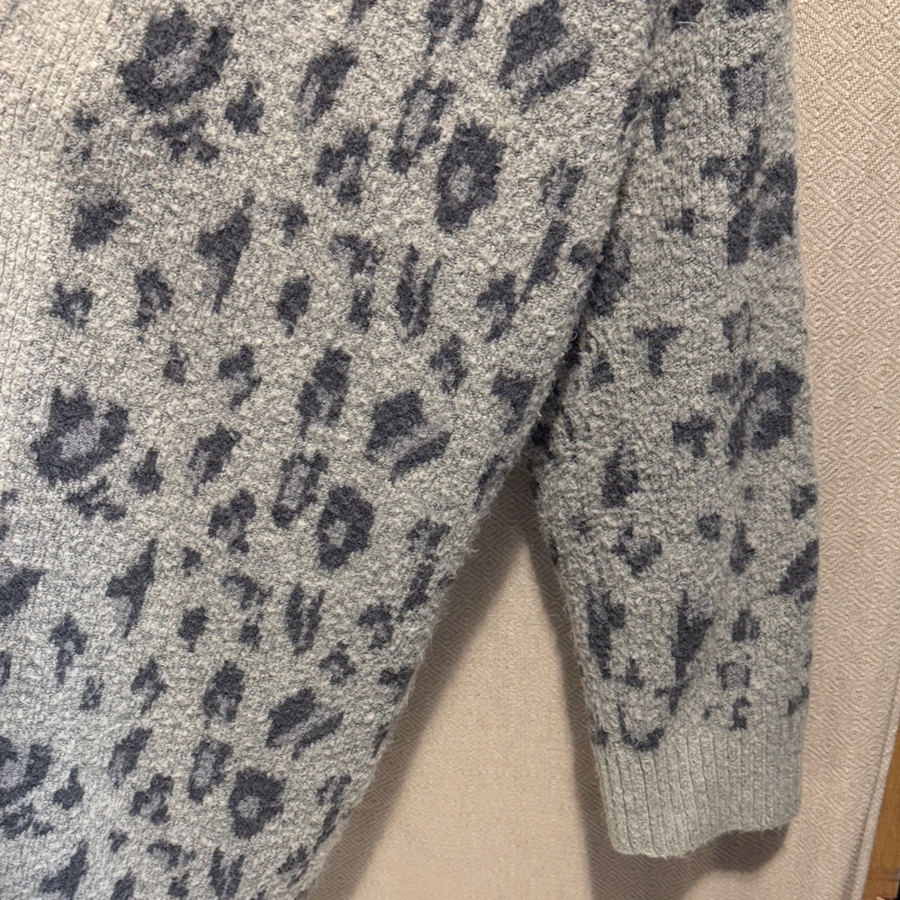 Easel Gray Animal Print Women's Cardigan - Picture 3 of 5